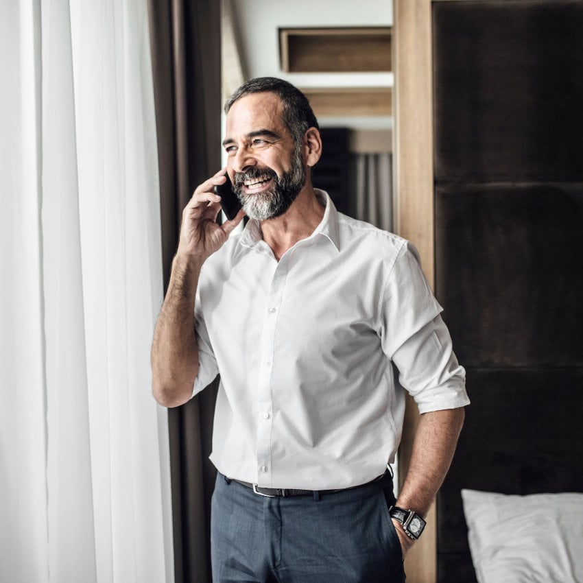 Mann am Telefon
