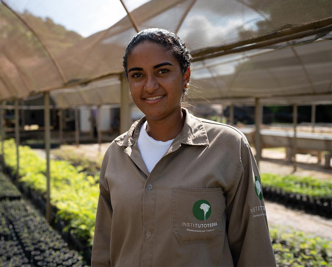 woman from instituto terra in a greenhouse