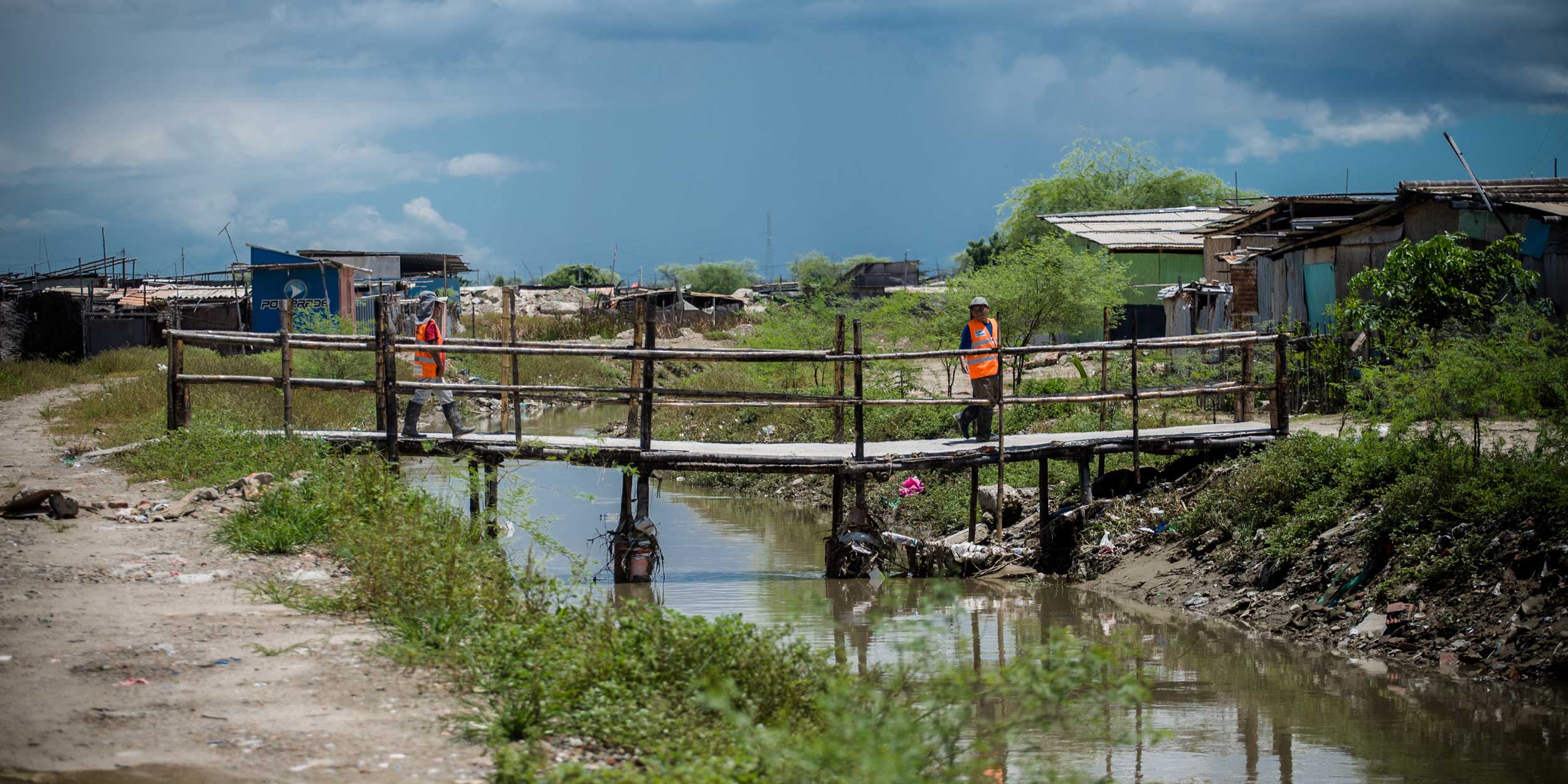 bamboo bridge for evacuation