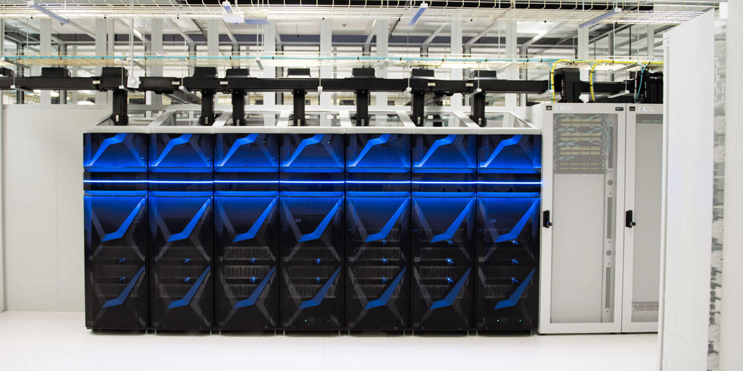 stage-servers-in-zurich-data-centre