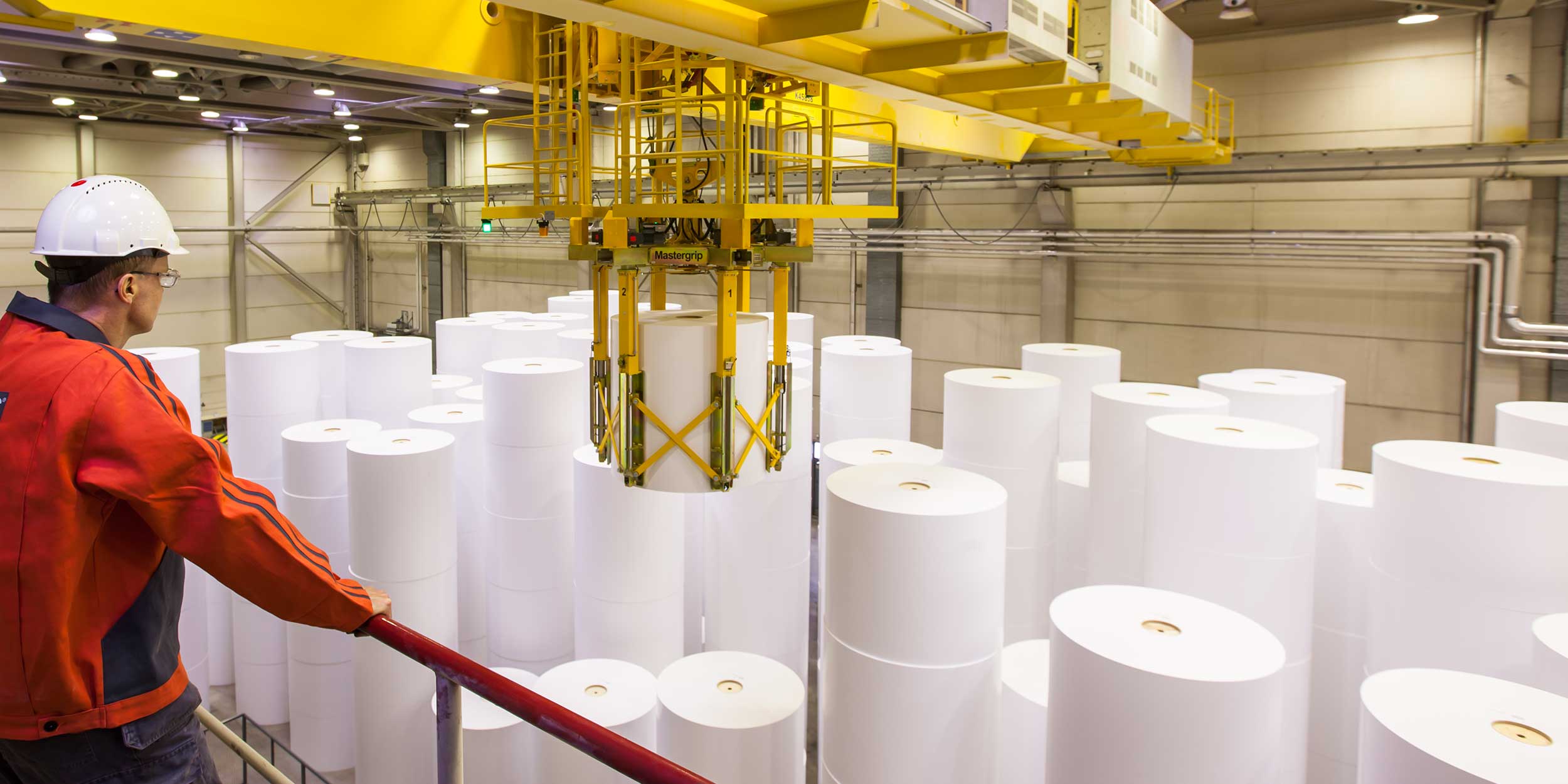 stage konecranes and man
