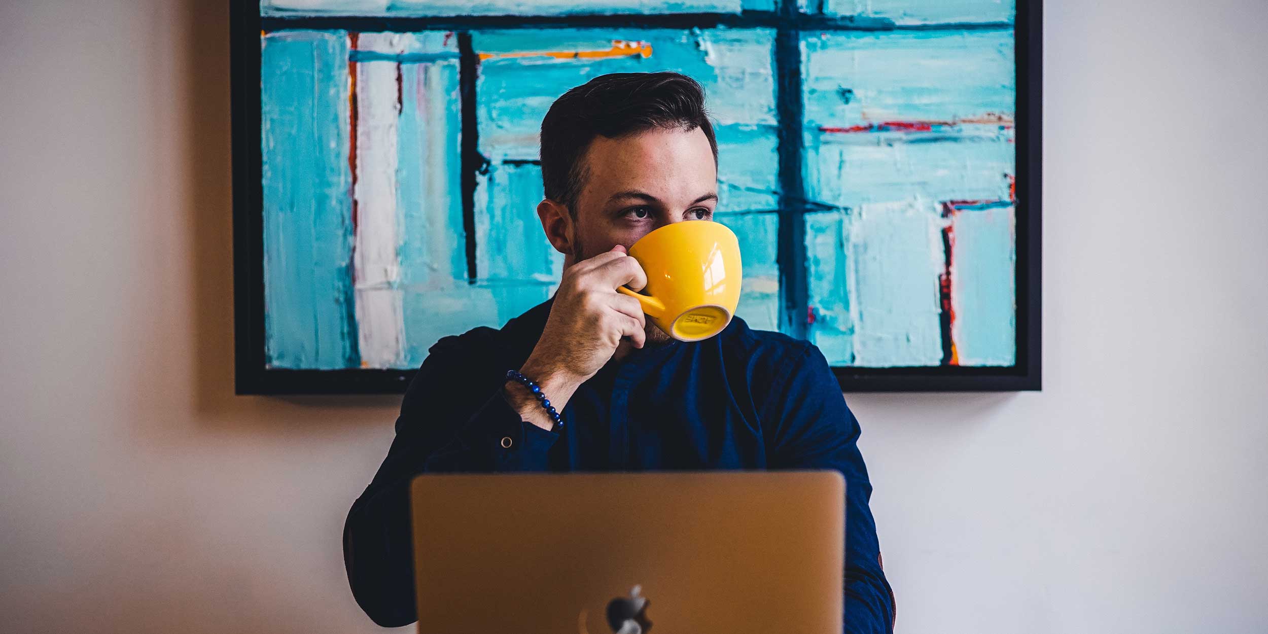 Enjoyed by millions every day, the benefits of coffee in the workplace are numerous. In fact, it feels as if coffee powers a significant proportion of the global workforce. Here, we explore five ways that coffee can make you sharper, healthier and happier at work.