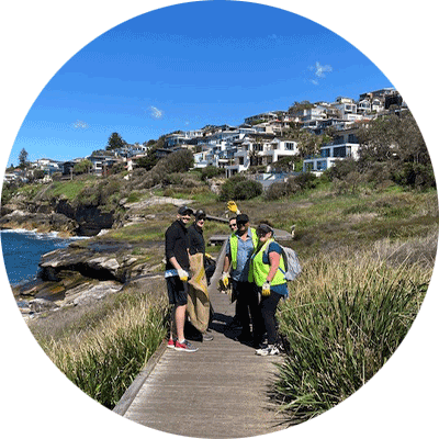 Members of Zurich Australia volunteering to support ‘Clean up Australia’