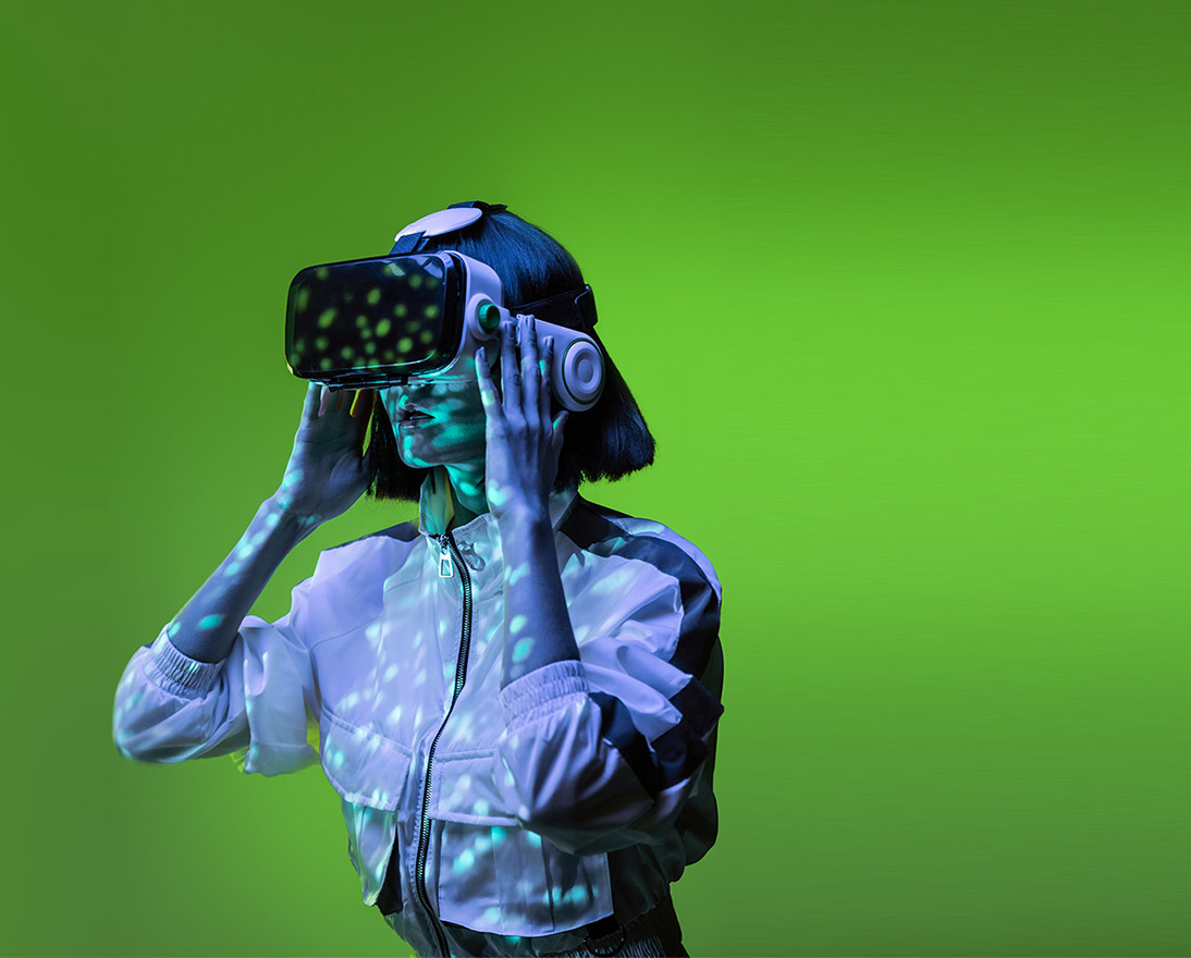 woman in vr headset