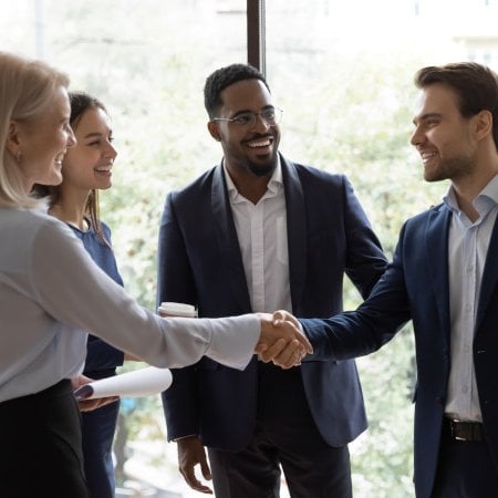 business-handshake-meeting