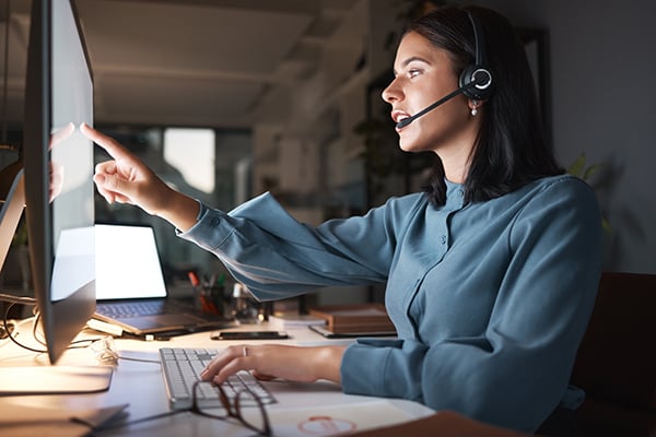 customer service on computer