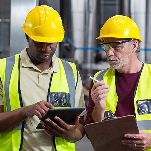 2 men hardhats checklist