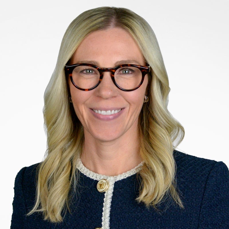 Kelly Kinzer headshot 300x300.jpg