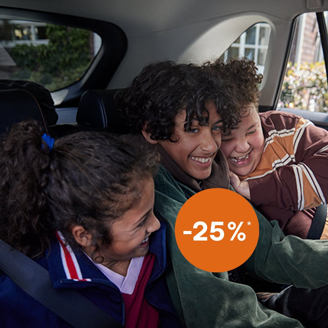 familie-freut-sich-ueber-guenstige-autoversicherung Familie freut sich über die günstige Autoversicherung mit 25% Rabatt