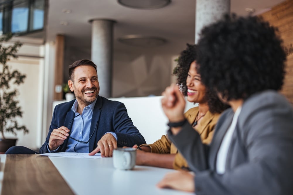 people-table-talking