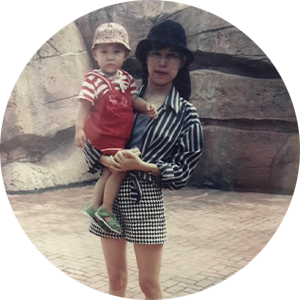 300x300-hsuning-chang-as-a-child-with-mother