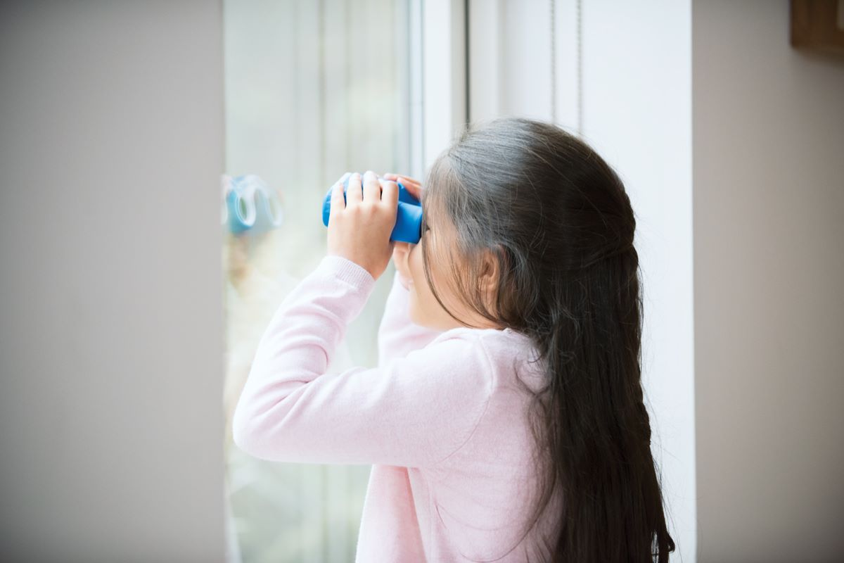 girl-using-binoculars