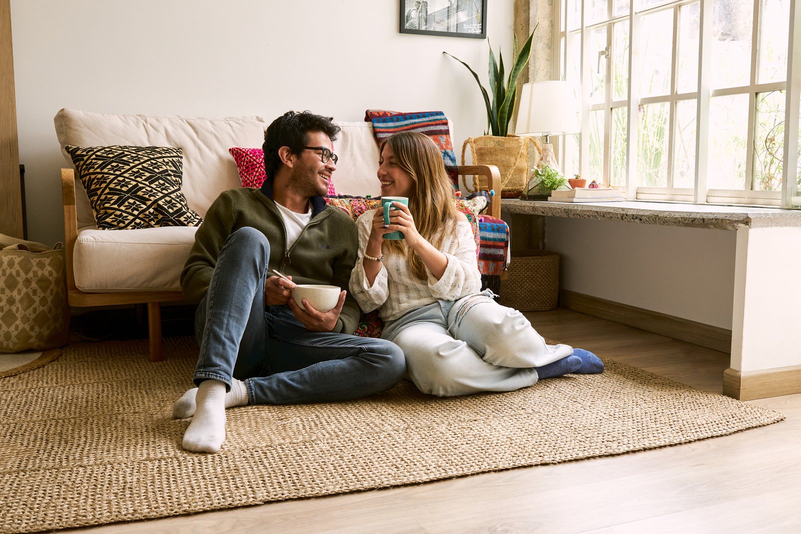 Colombia_couple_at_home_carmentrianaa (1)