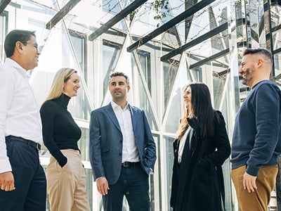 Mitarbeitende von Zurich reden über den Geschäftsbericht 2025