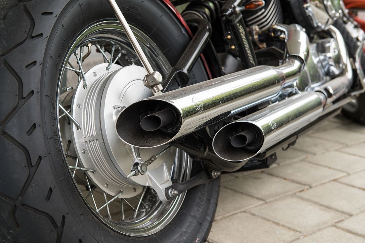 Motorrad von hinten